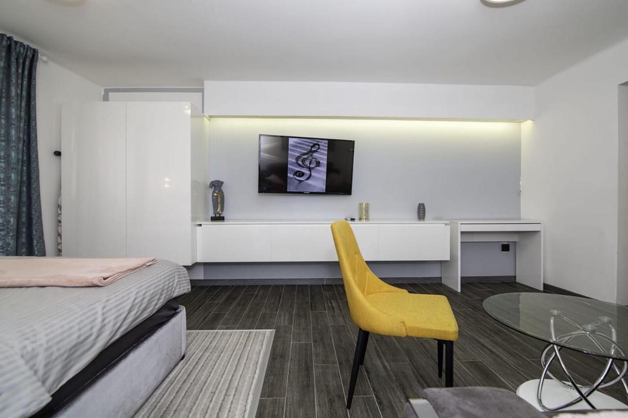 Beo-River White Belgrade Exterior photo